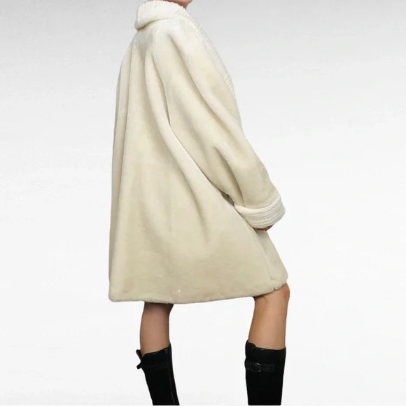 VINTAGEMonterey Fashion USA Cream Glam Vogue Faux Fur Medium Weight Coat